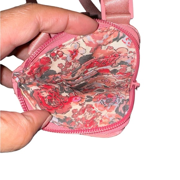 Phone holder w/ card slots and clear ID slot - Picture 4 of 4